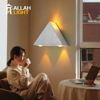 Вътрешно LED осветление Алуминиева стенна лампа Триъгълна форма Модерна спалня до светлина за домашен декор AC