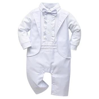 Детска бяла кръщелна рокля Малко дете момче дълъг ръкав фалшив 2PCS дизайн гащеризон 3 6 9 12 18 месеца бебе 1-ви официален костюм за кръщене