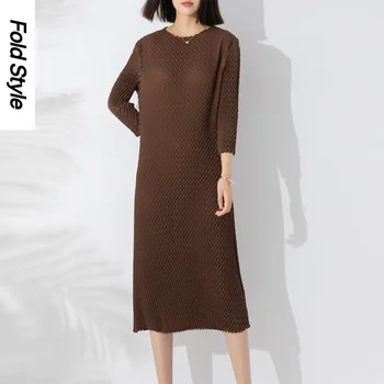 Рокля есен жените нов моден дизайн смисъл кръг врата пуловер ръчно изработени V-образна плисирана хлабав тънък средата дължина рокля